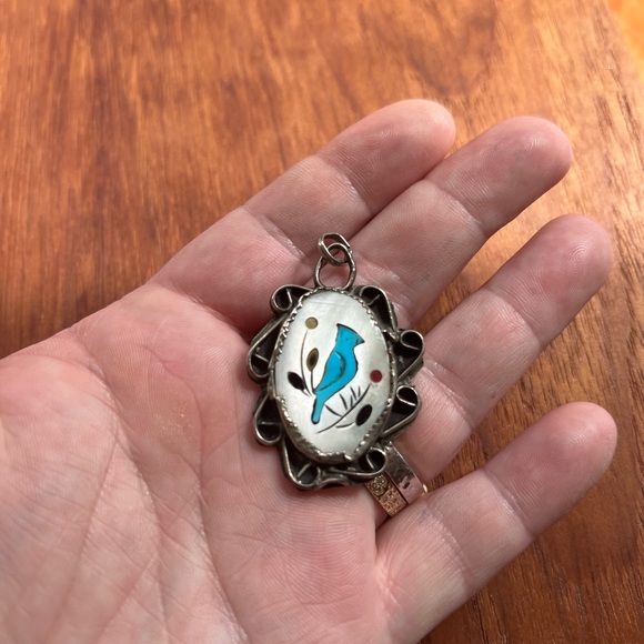 Vintage sterling silver Zuni inlay bird pendant - Picture 3 of 4